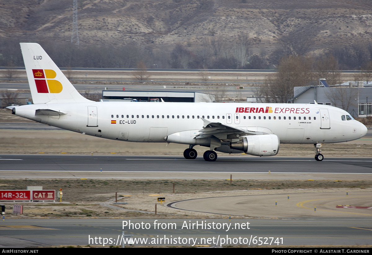 Aircraft Photo of EC-LUD | Airbus A320-214 | Iberia Express | AirHistory.net #652741