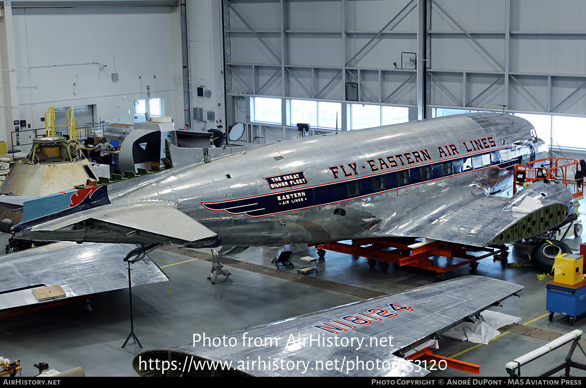 Aircraft Photo of N18124 | Douglas DC-3-201 | Eastern Air Lines | AirHistory.net #653120