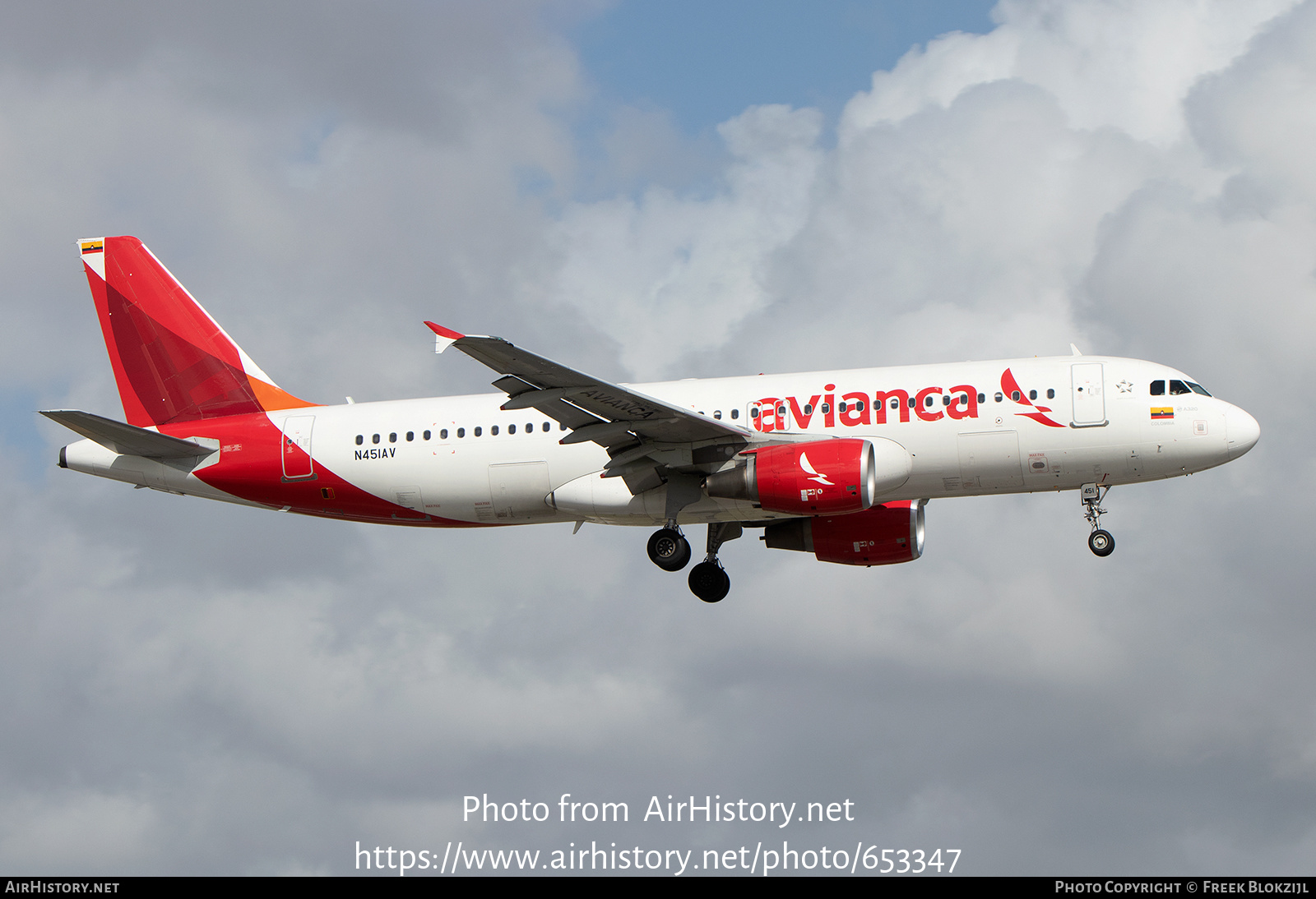 Aircraft Photo of N451AV | Airbus A320-214 | Avianca | AirHistory.net #653347