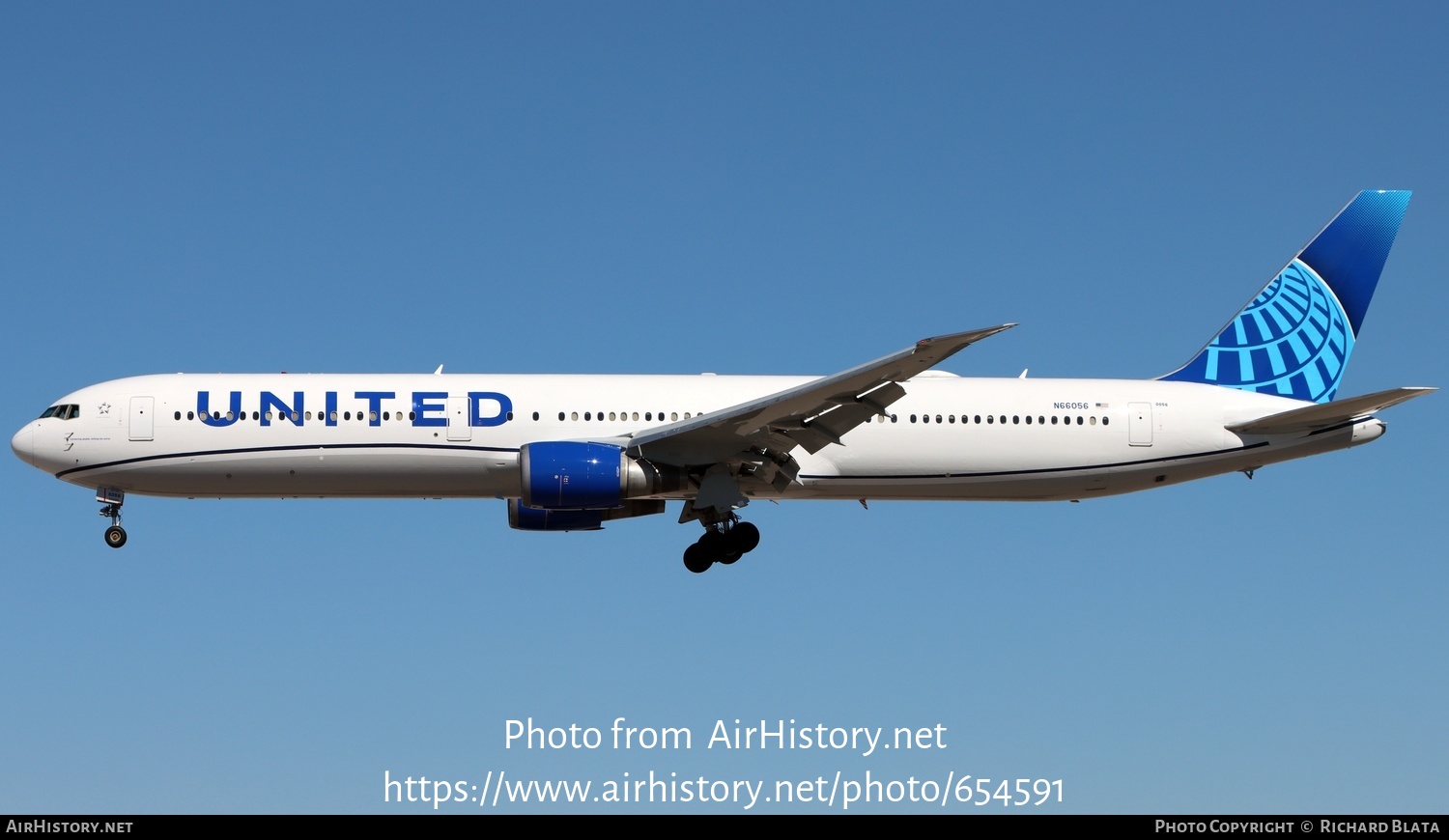 Aircraft Photo of N66056 | Boeing 767-424/ER | United Airlines | AirHistory.net #654591