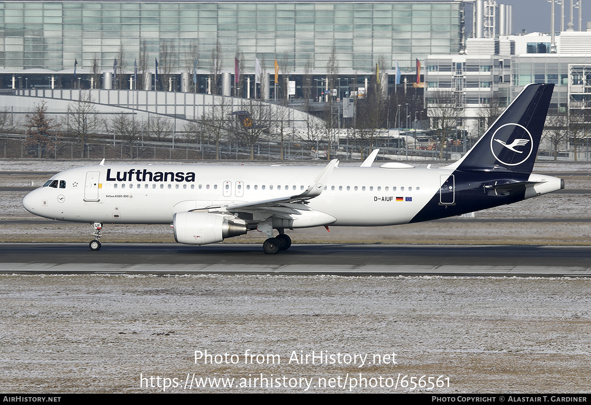 Aircraft Photo of D-AIUF | Airbus A320-214 | Lufthansa | AirHistory.net #656561