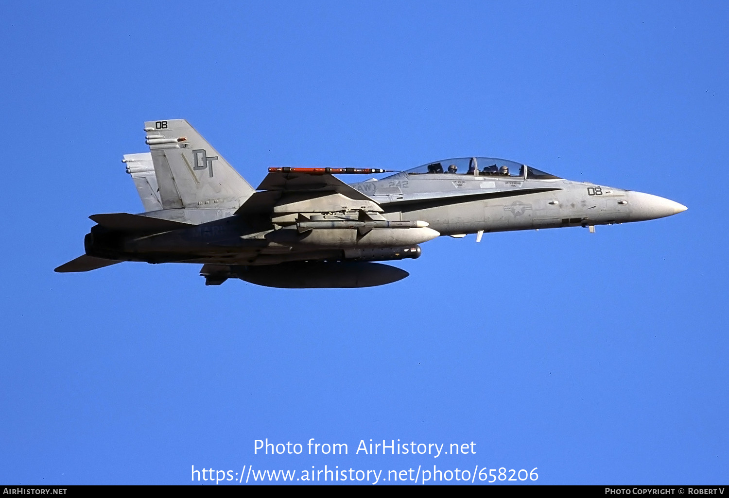 Aircraft Photo of 165686 | McDonnell Douglas F/A-18D Hornet | USA - Marines | AirHistory.net #658206