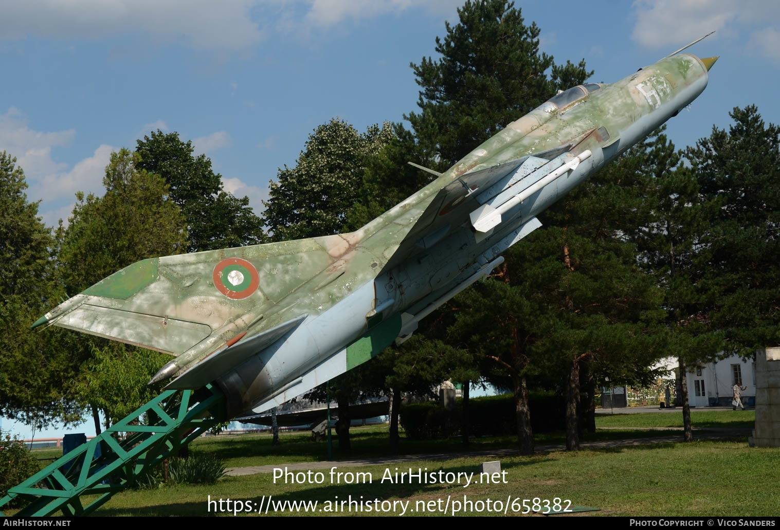 Aircraft Photo of 66 | Mikoyan-Gurevich MiG-21PFM | Bulgaria - Air Force | AirHistory.net #658382