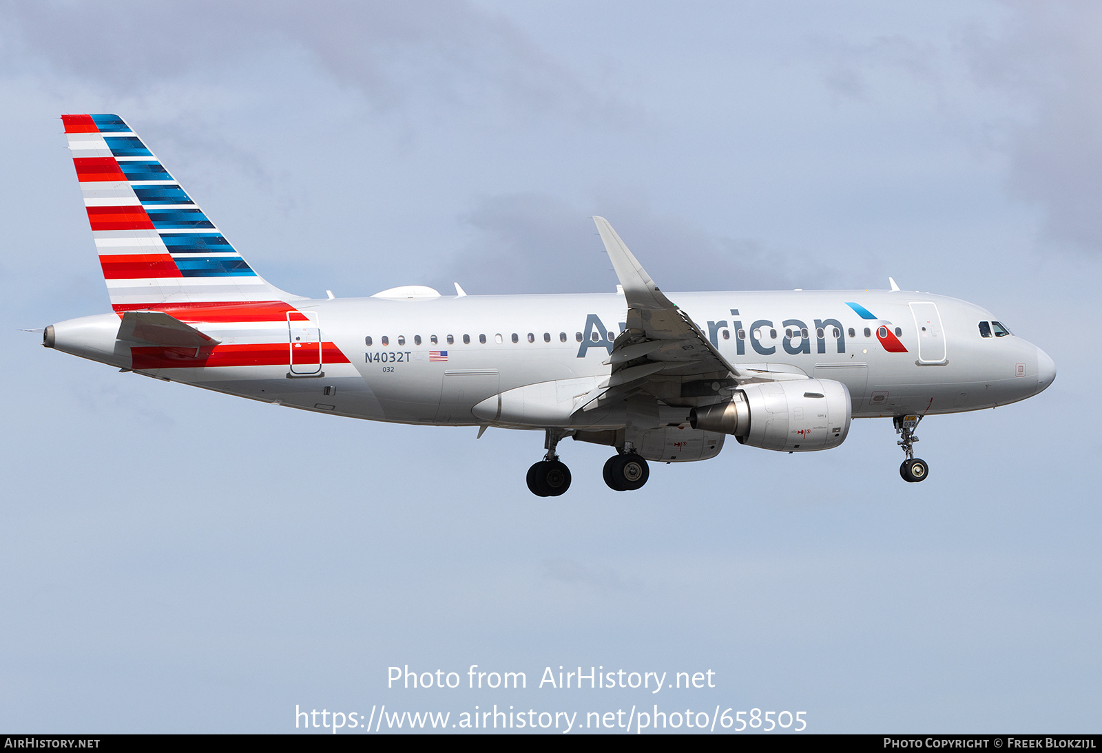 Aircraft Photo of N4032T | Airbus A319-115 | American Airlines | AirHistory.net #658505