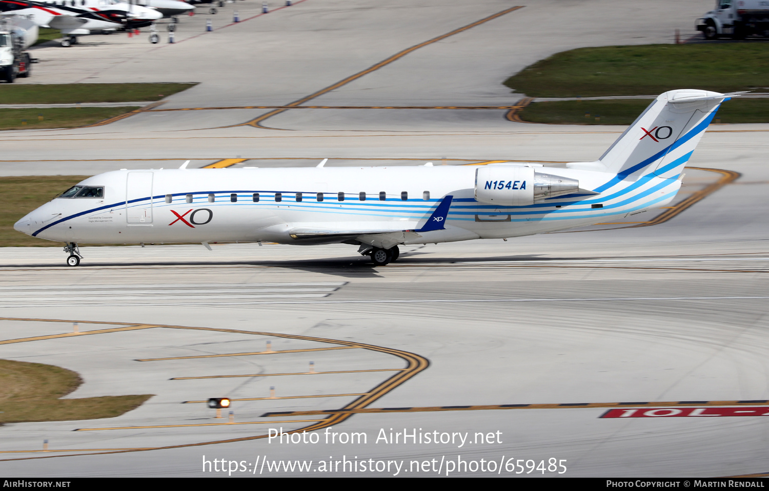 Aircraft Photo of N154EA | Bombardier CRJ-200LR (CL-600-2B19) | XOJet | AirHistory.net #659485