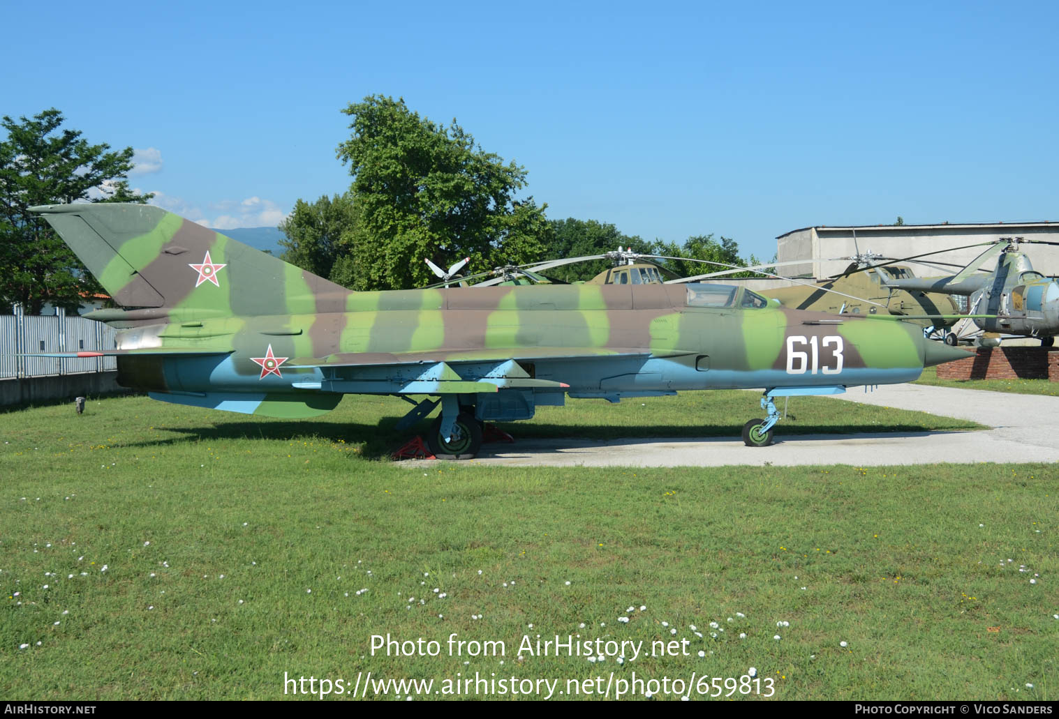 Aircraft Photo of 613 | Mikoyan-Gurevich MiG-21M | Bulgaria - Air Force | AirHistory.net #659813