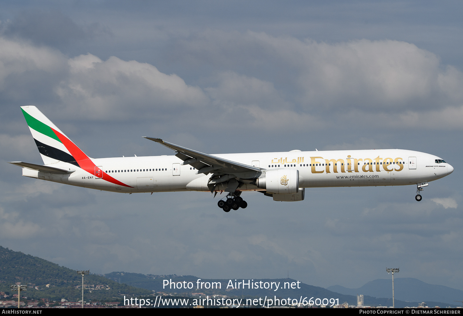 Aircraft Photo of A6-ENY | Boeing 777-31H/ER | Emirates | AirHistory.net #660091