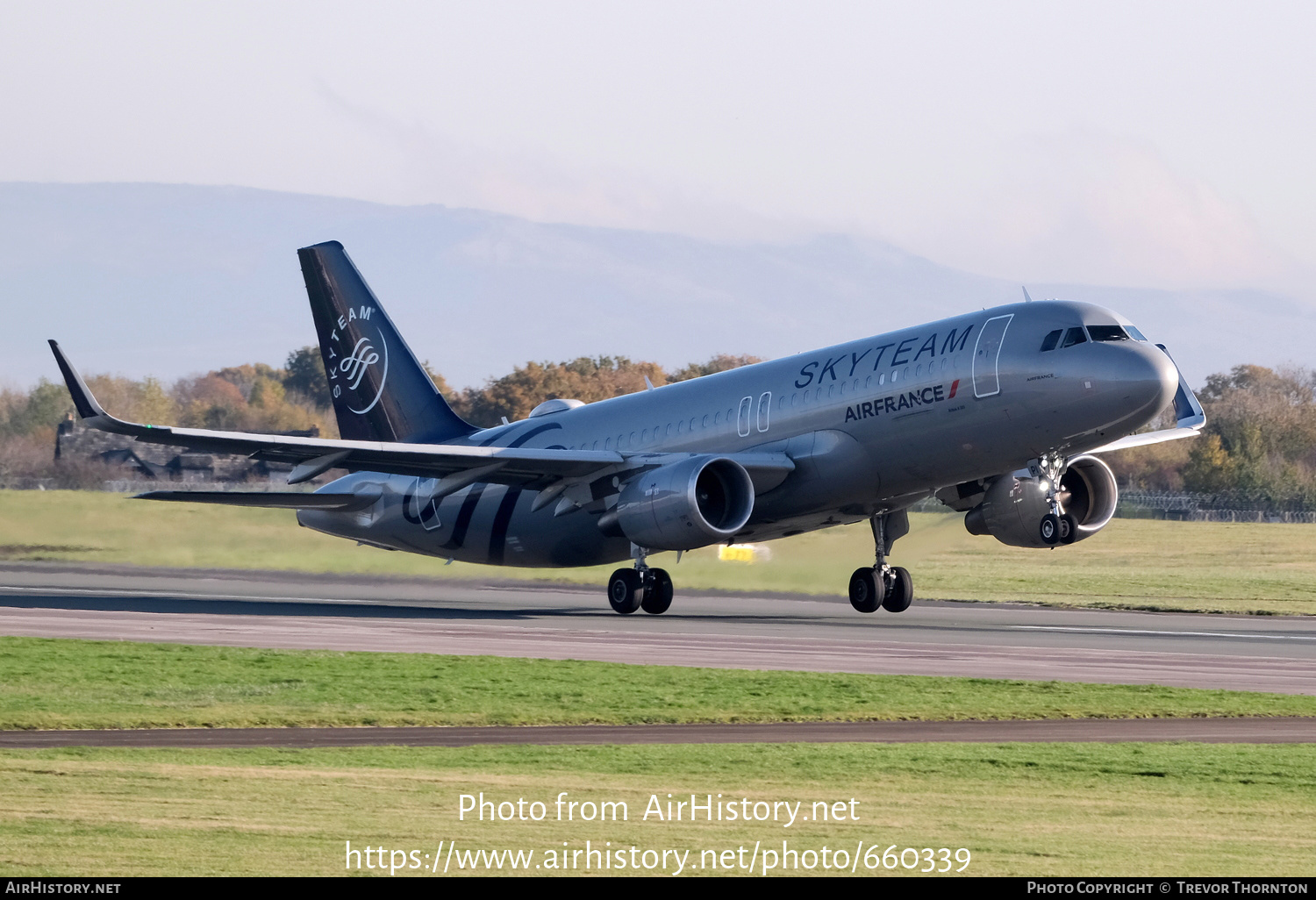 Aircraft Photo of F-HEPI | Airbus A320-214 | Air France | AirHistory.net #660339