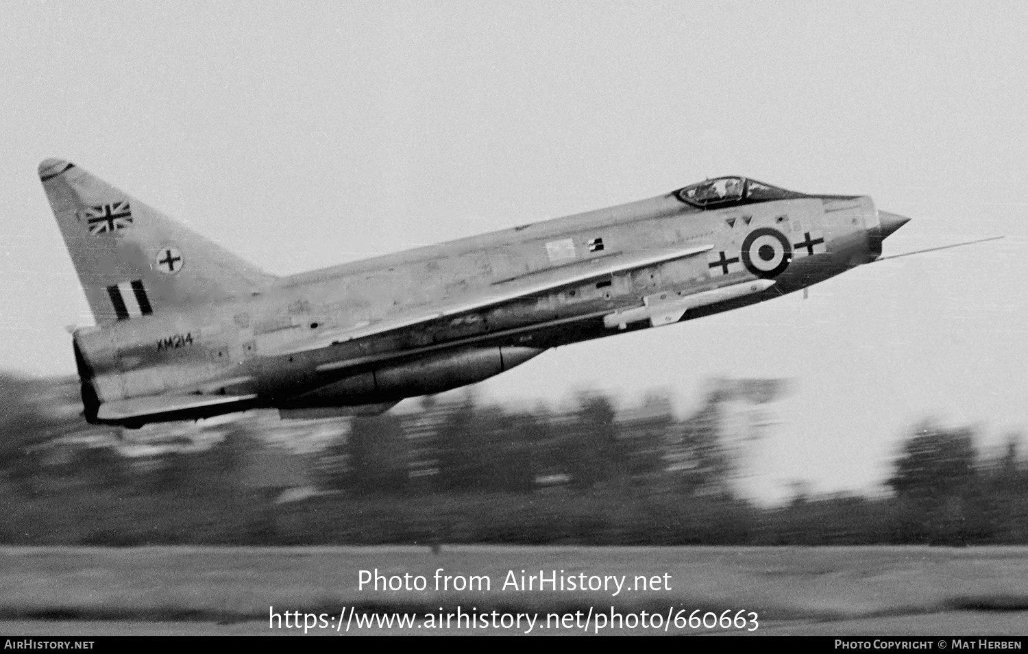 Aircraft Photo of XM214 | English Electric Lightning F1A | UK - Air Force | AirHistory.net #660663