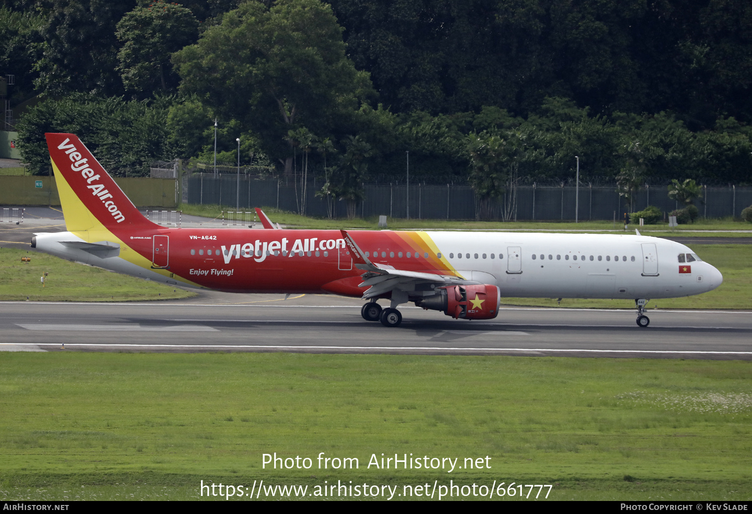 Aircraft Photo of VN-A642 | Airbus A321-211 | VietJet Air | AirHistory.net #661777