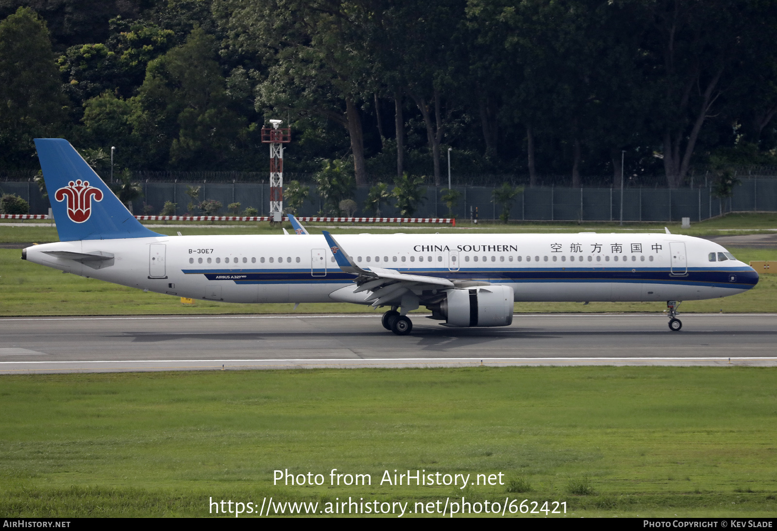 Aircraft Photo of B-30E7 | Airbus A321-253NX | China Southern Airlines | AirHistory.net #662421