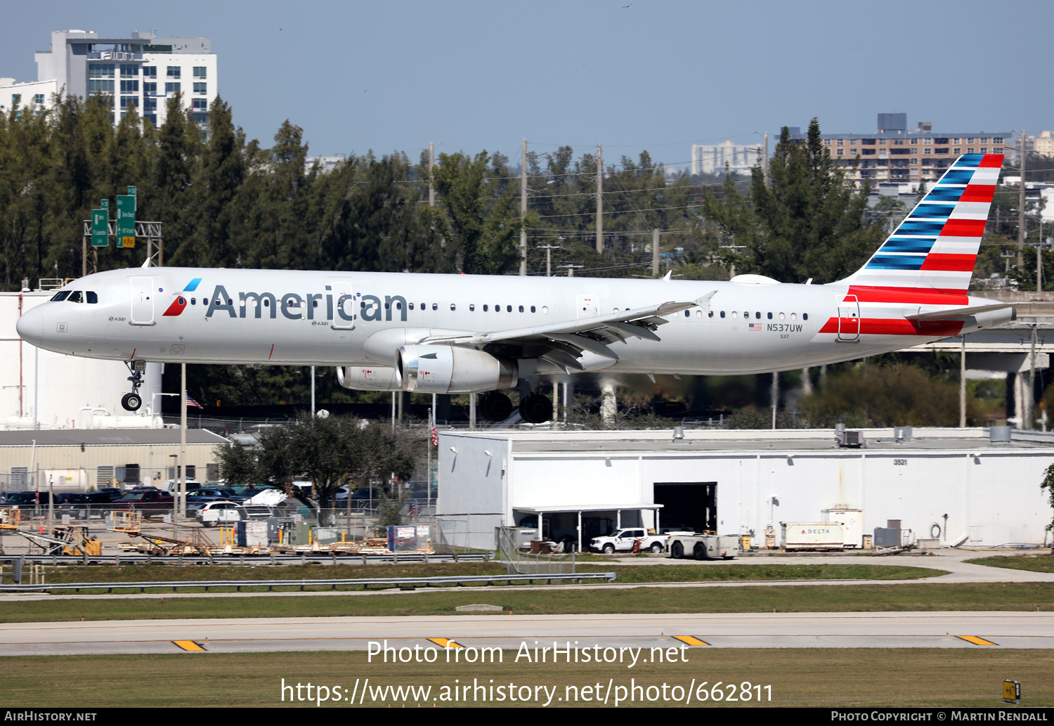 Aircraft Photo of N537UW | Airbus A321-231 | American Airlines | AirHistory.net #662811