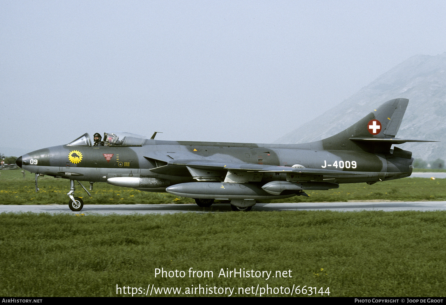 Aircraft Photo of J-4009 | Hawker Hunter F58 | Switzerland - Air Force | AirHistory.net #663144