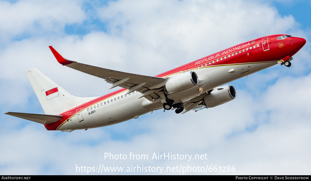 Aircraft Photo of A-001 | Boeing 737-8U3 | Republik Indonesia | AirHistory.net #663286