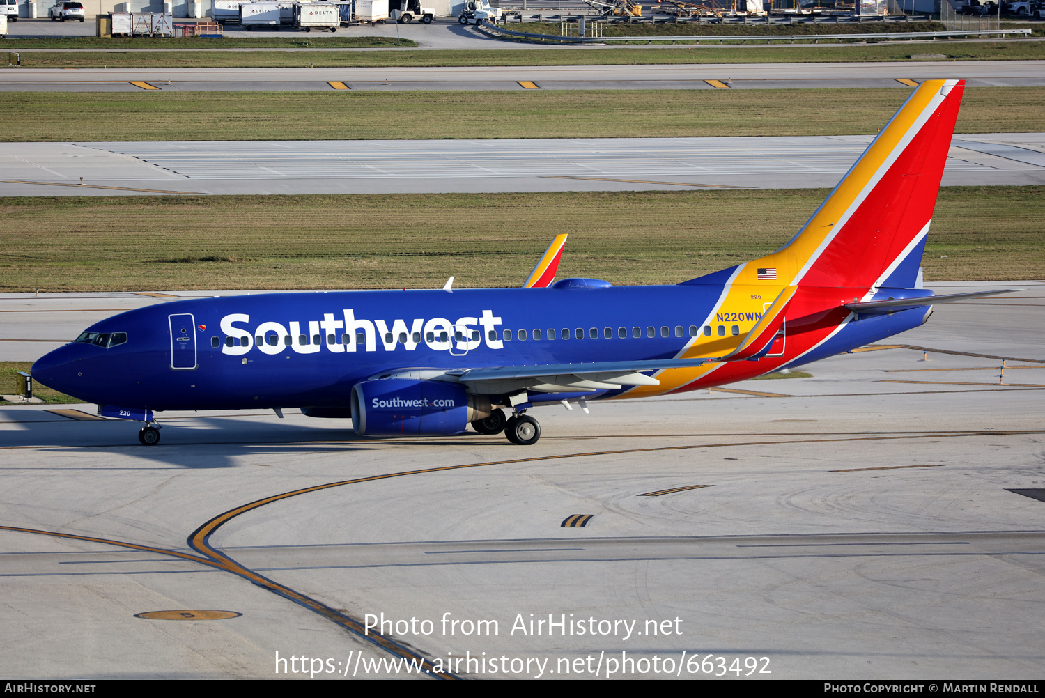 Aircraft Photo of N220WN | Boeing 737-7H4 | Southwest Airlines | AirHistory.net #663492