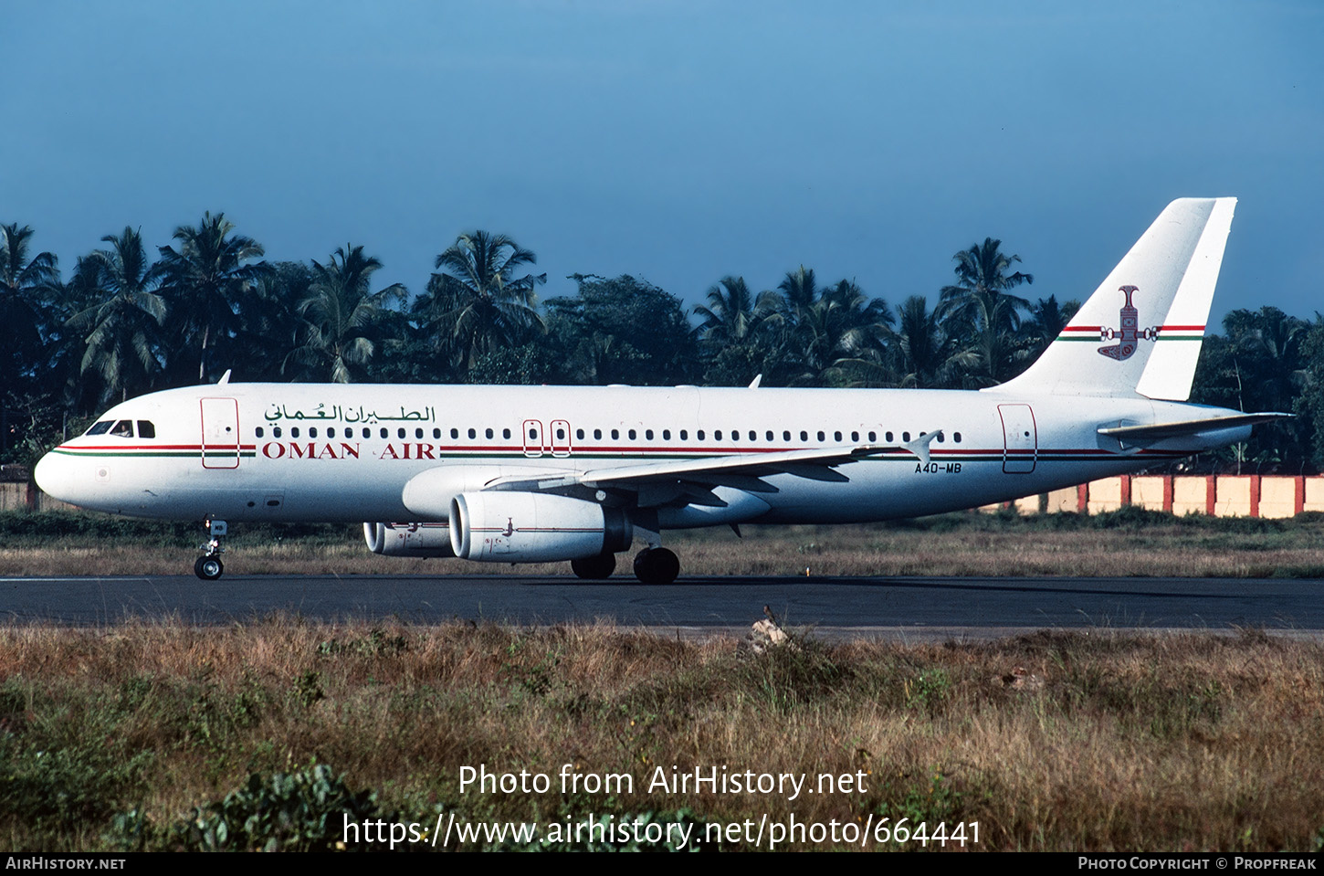 Aircraft Photo of A4O-MB | Airbus A320-231 | Oman Air | AirHistory.net #664441