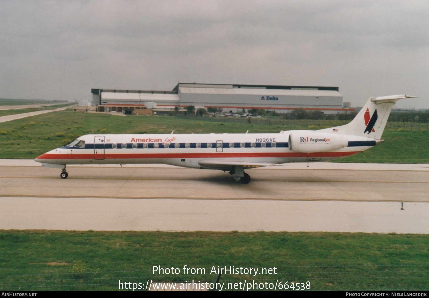 Aircraft Photo of N826AE | Embraer ERJ-140LR (EMB-135KL) | American Eagle | AirHistory.net #664538