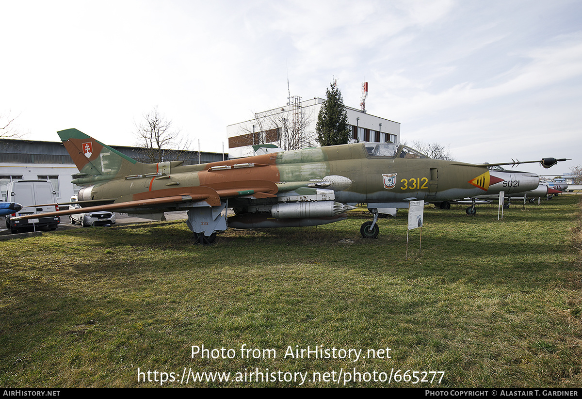 Aircraft Photo of 3312 | Sukhoi Su-22M4 | Slovakia - Air Force | AirHistory.net #665277