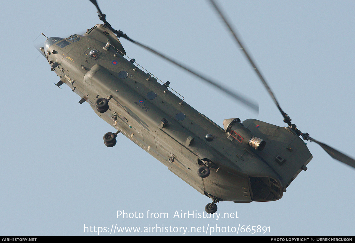 Aircraft Photo of ZA674 | Boeing Chinook HC2 (352) | UK - Air Force | AirHistory.net #665891