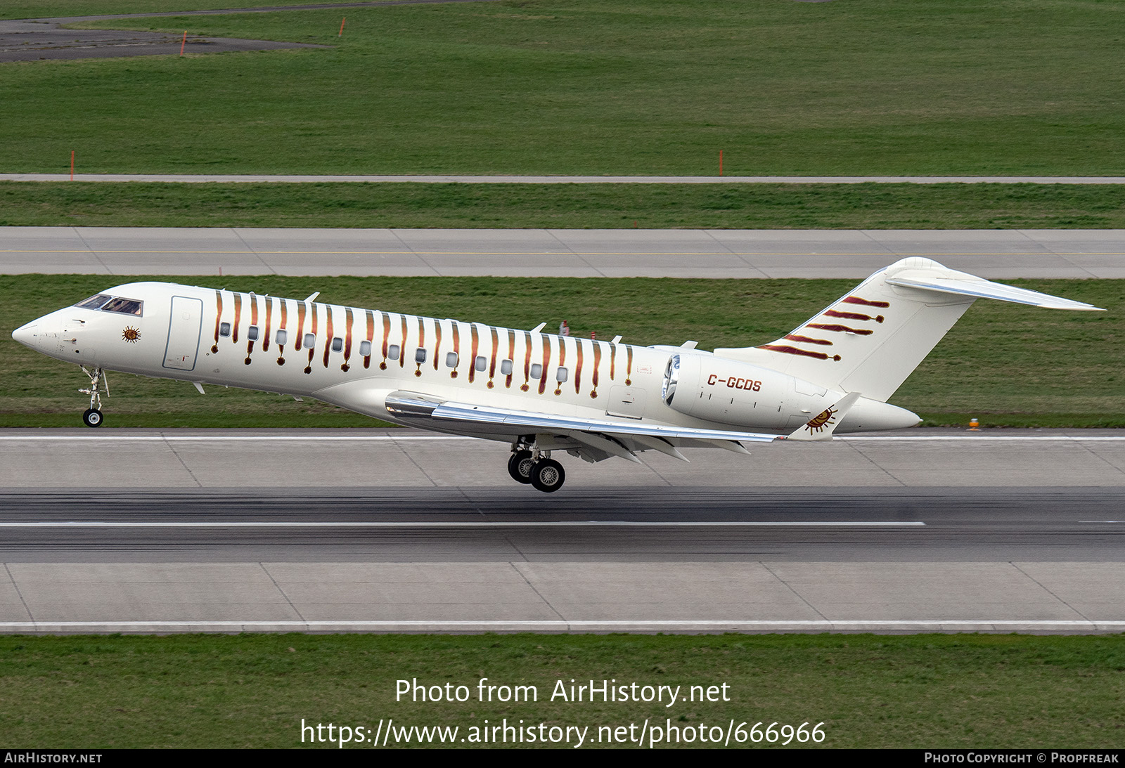 Aircraft Photo of C-GCDS | Bombardier Global Express (BD-700-1A10) | AirHistory.net #666966