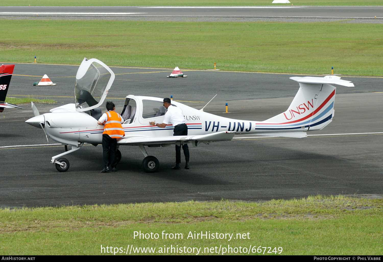 Aircraft Photo of VH-UNJ | Diamond DA40-180 Diamond Star | University of New South Wales | AirHistory.net #667249