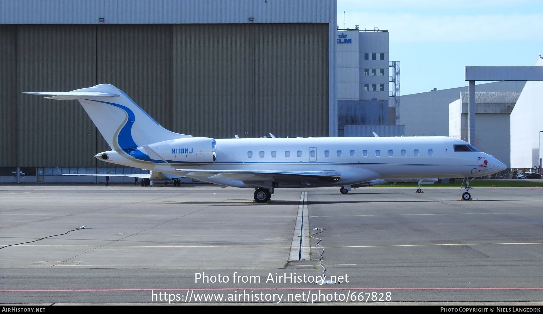 Aircraft Photo of N118MJ | Bombardier Global Express XRS (BD-700-1A10) | AirHistory.net #667828