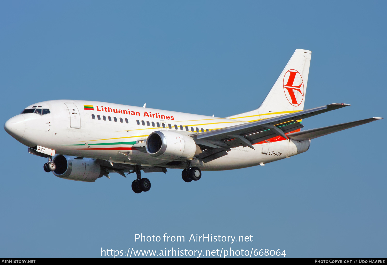 Aircraft Photo of LY-AZY | Boeing 737-548 | Lithuanian Airlines | AirHistory.net #668064