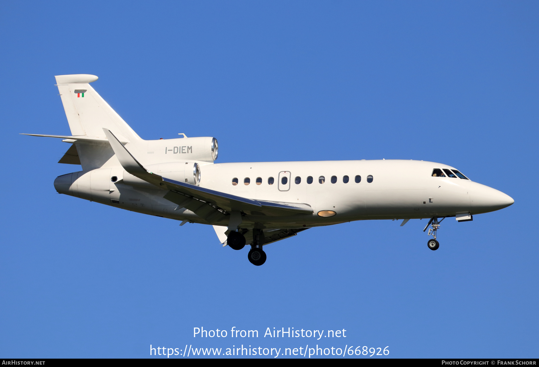 Aircraft Photo of I-DIEM | Dassault Falcon 900LX | AirHistory.net #668926