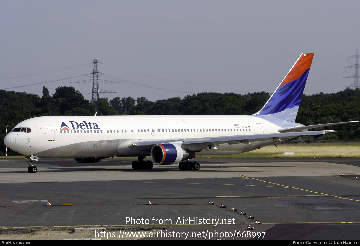 Aircraft Photo of N171DN | Boeing 767-332/ER | Delta Air Lines ...