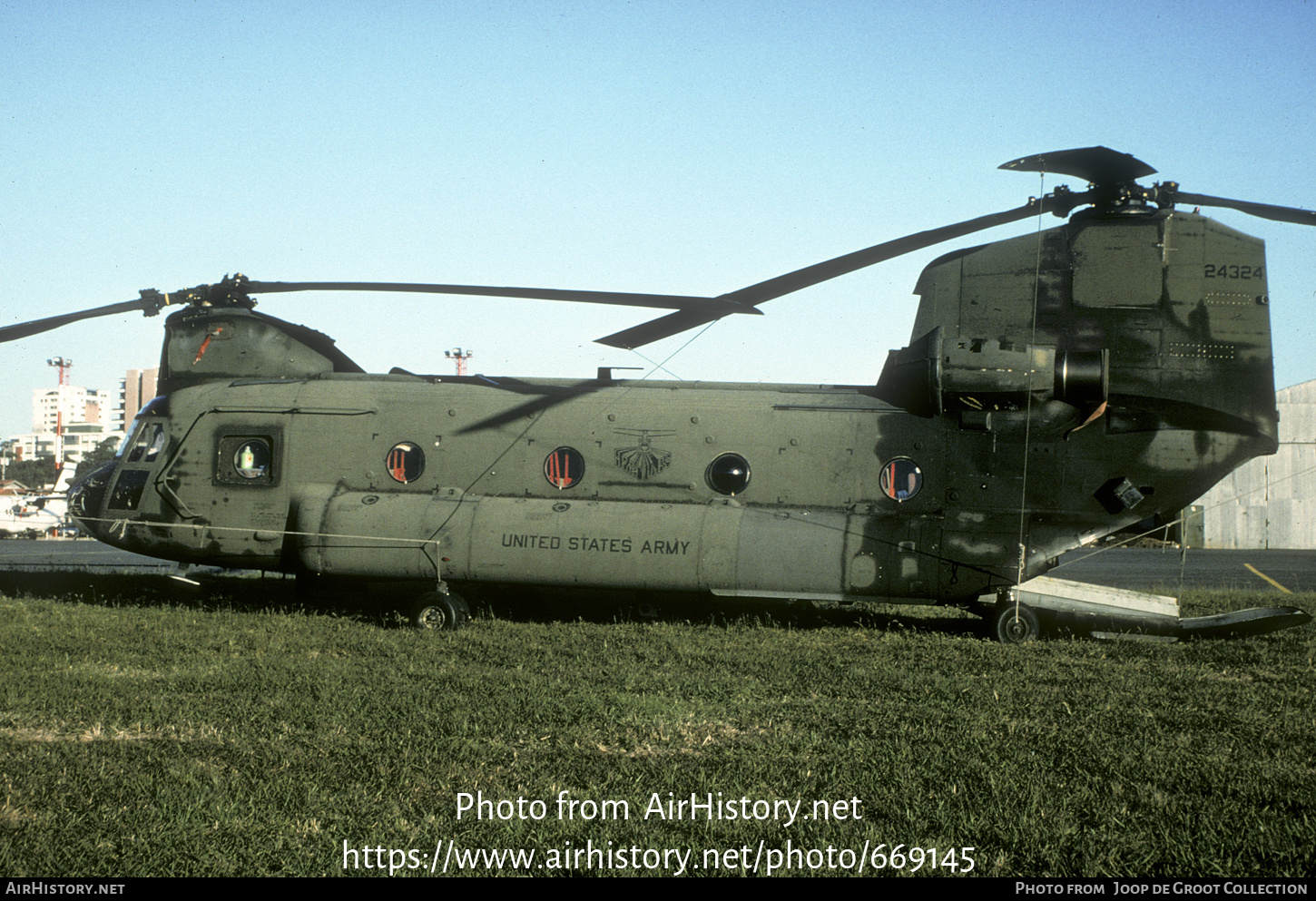 Aircraft Photo of 84-24324 / 23324 | Boeing CH-47D Chinook (414) | USA - Army | AirHistory.net #669145