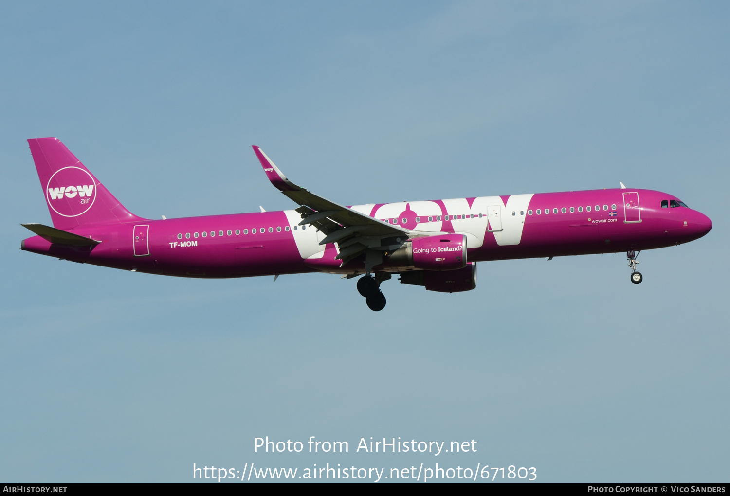 Aircraft Photo of TF-MOM | Airbus A321-211 | WOW Air | AirHistory.net #671803