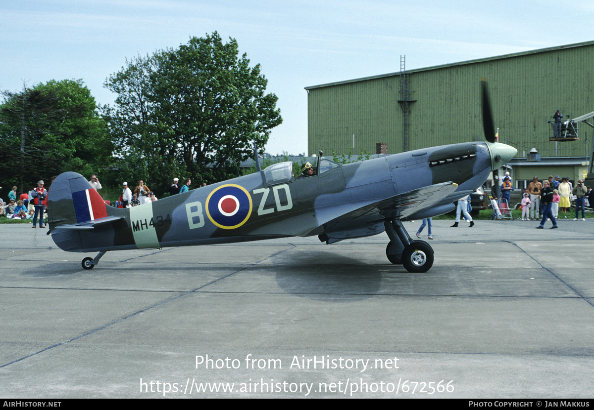 Aircraft Photo of G-ASJV / MH434 | Supermarine 361 Spitfire LF9B | UK ...