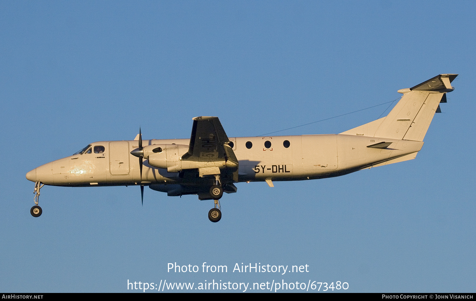 Aircraft Photo of 5Y-DHL | Beech 1900C-1 | AirHistory.net #673480