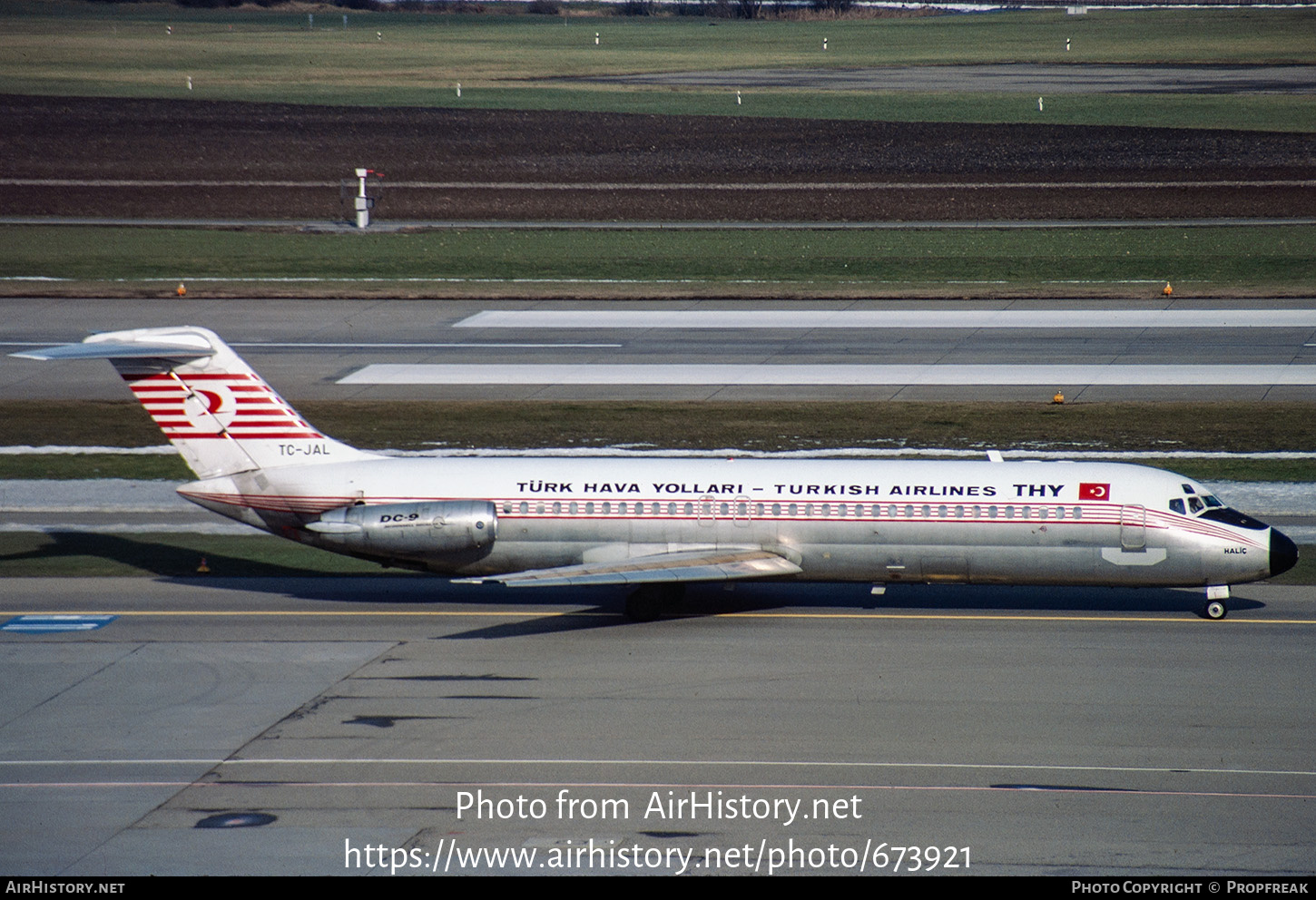 Aircraft Photo of TC-JAL | McDonnell Douglas DC-9-32 | THY Türk Hava Yolları - Turkish Airlines | AirHistory.net #673921