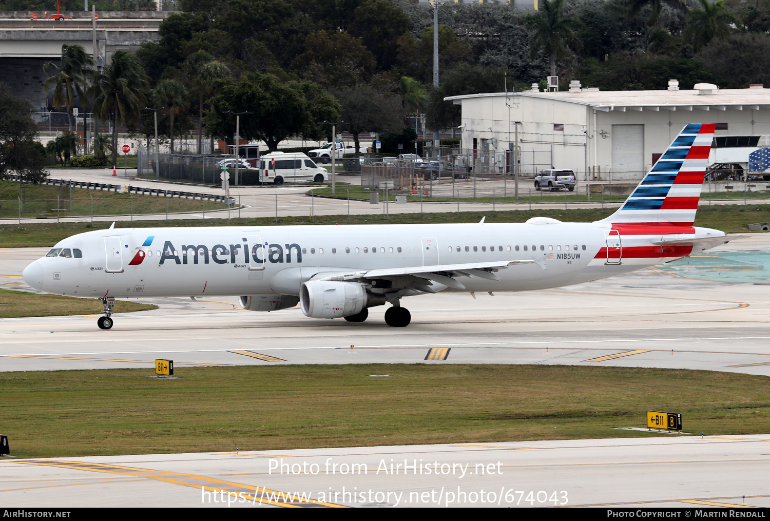 Aircraft Photo of N185UW | Airbus A321-211 | American Airlines | AirHistory.net #674043