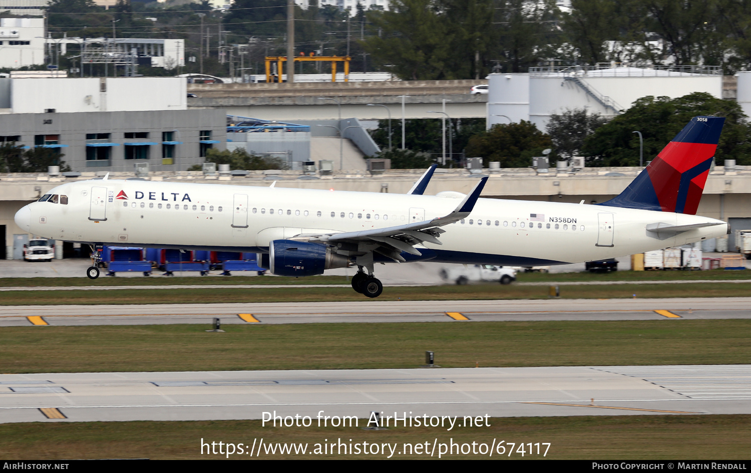 Aircraft Photo of N358DN | Airbus A321-213 | Delta Air Lines | AirHistory.net #674117