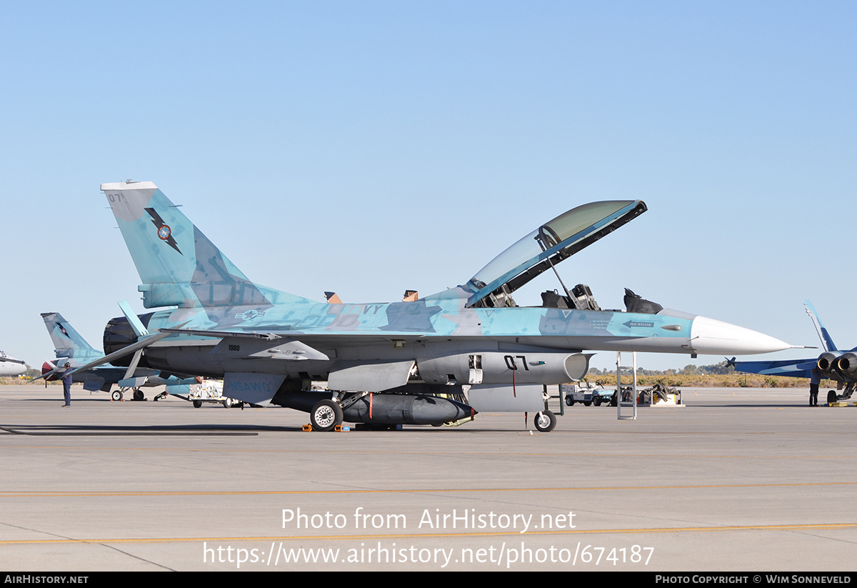Aircraft Photo of 920461 | General Dynamics F-16B Fighting Falcon | USA - Navy | AirHistory.net #674187