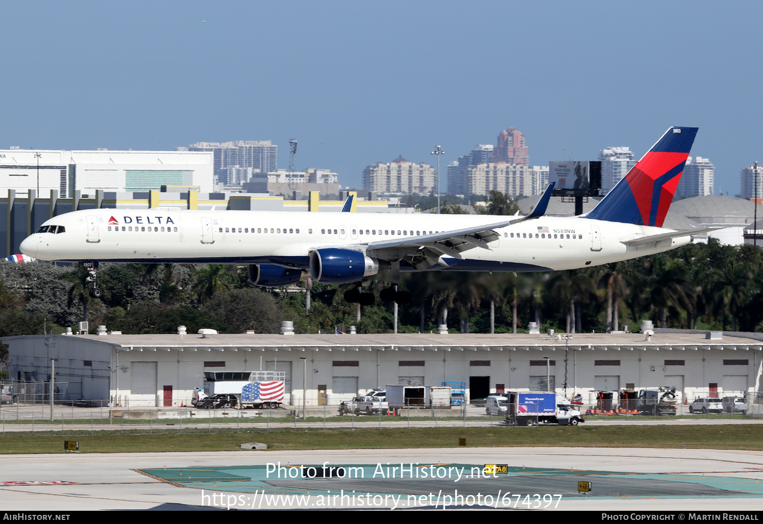 Aircraft Photo of N583NW | Boeing 757-351 | Delta Air Lines | AirHistory.net #674397