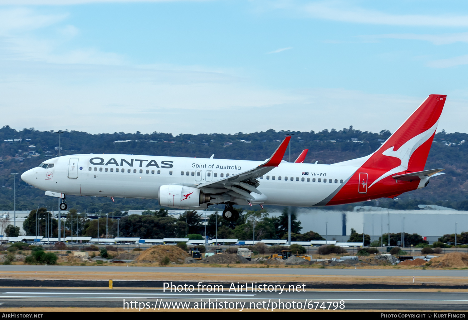 Aircraft Photo of VH-VYI | Boeing 737-838 | Qantas | AirHistory.net #674798