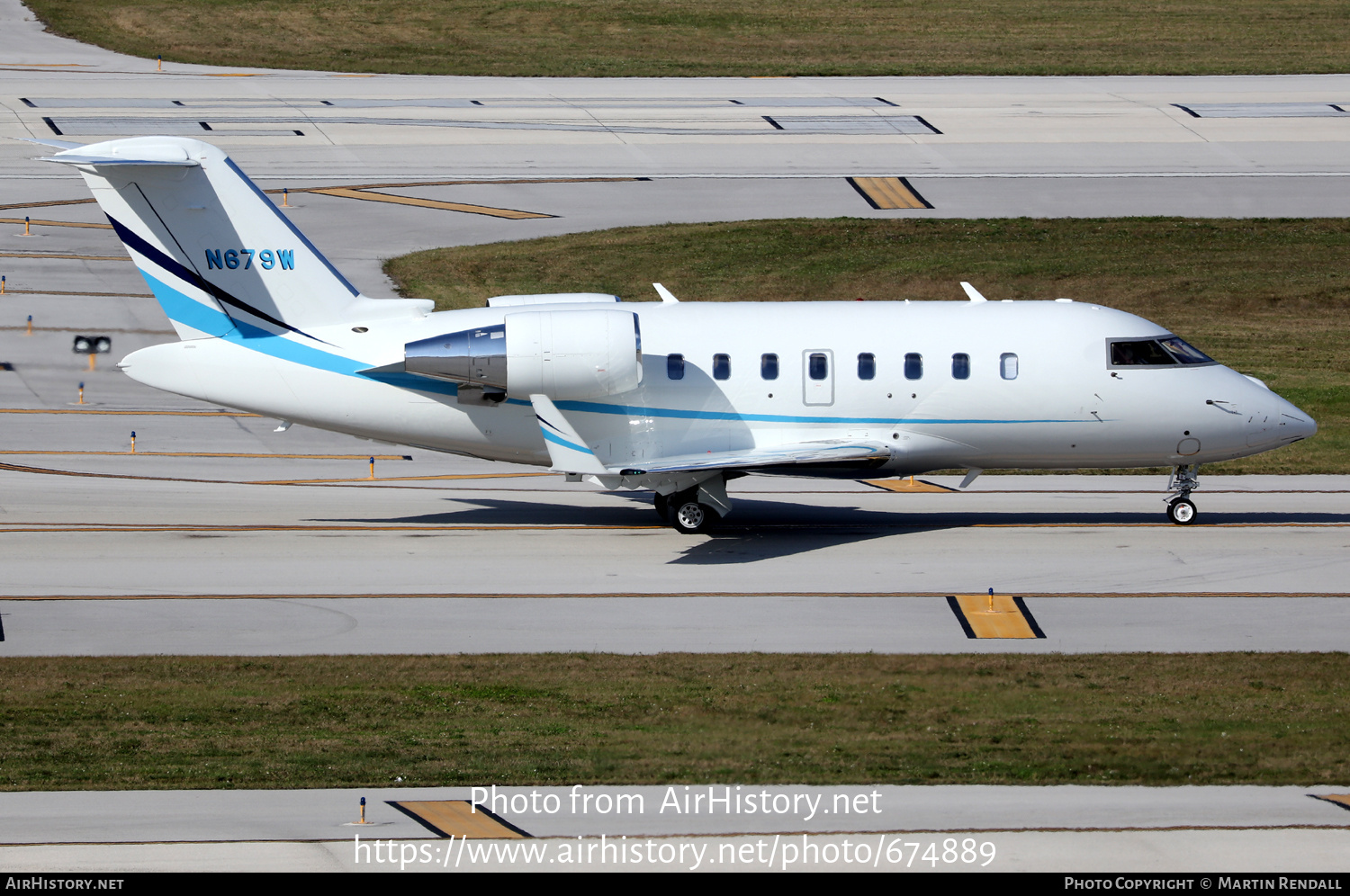 Aircraft Photo of N679W | Bombardier Challenger 650 (CL-600-2B16) | AirHistory.net #674889