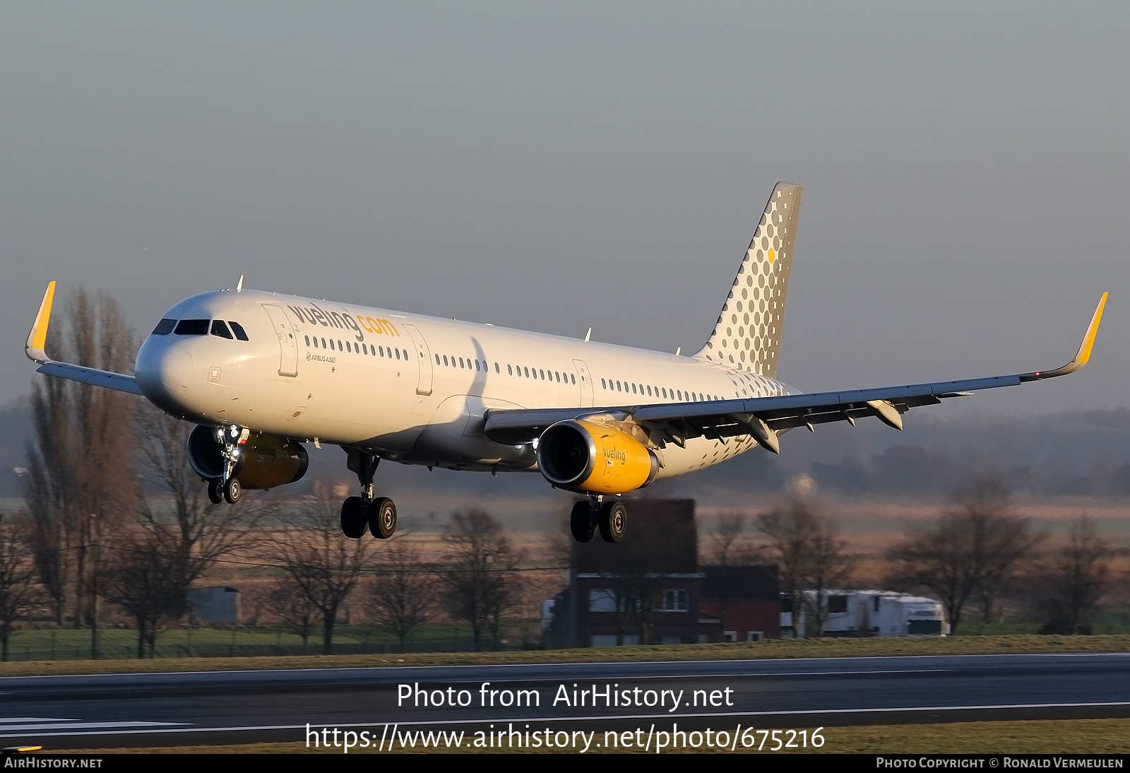 Aircraft Photo of EC-MJR | Airbus A321-231 | Vueling Airlines | AirHistory.net #675216