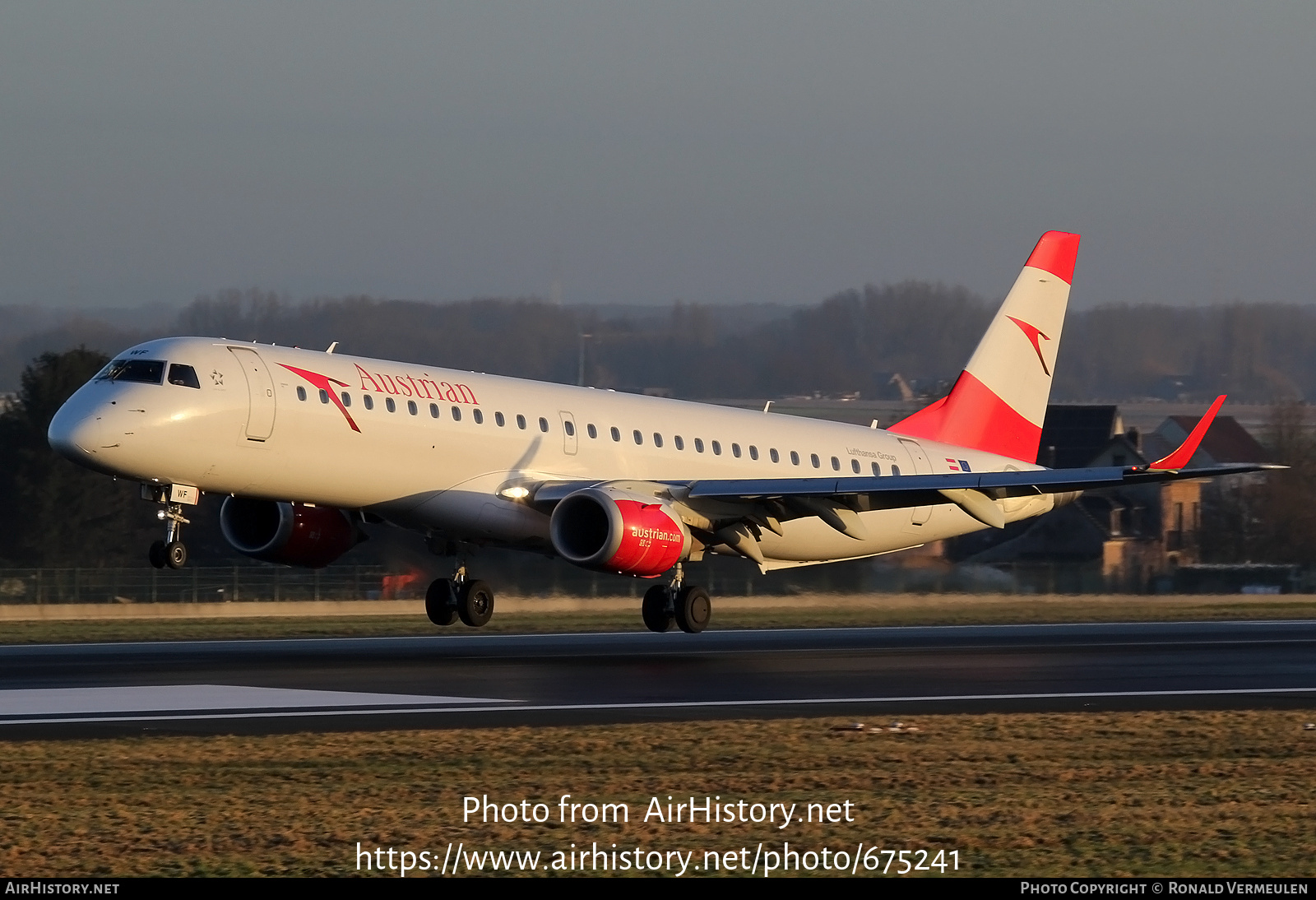 Aircraft Photo of OE-LWF | Embraer 195LR (ERJ-190-200LR) | Austrian Airlines | AirHistory.net #675241