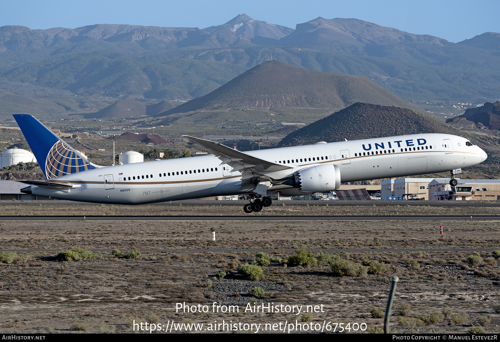 Aircraft Photo of N16009 | Boeing 787-10 Dreamliner | United Airlines | AirHistory.net #675400