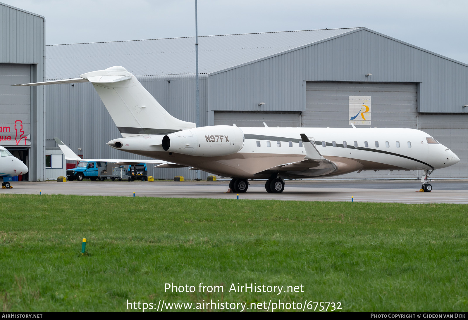 Aircraft Photo of N97FX | Bombardier Global Express XRS (BD-700-1A10) | AirHistory.net #675732