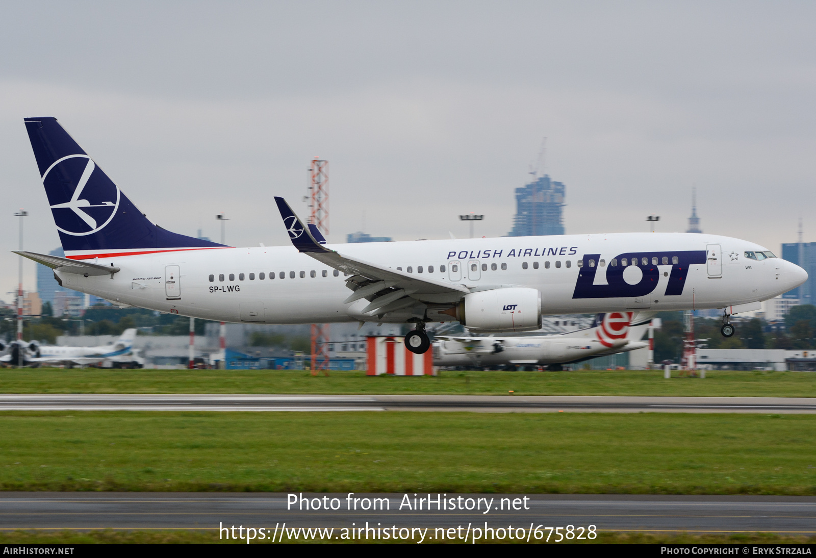 Aircraft Photo of SP-LWG | Boeing 737-86N | LOT Polish Airlines - Polskie Linie Lotnicze | AirHistory.net #675828