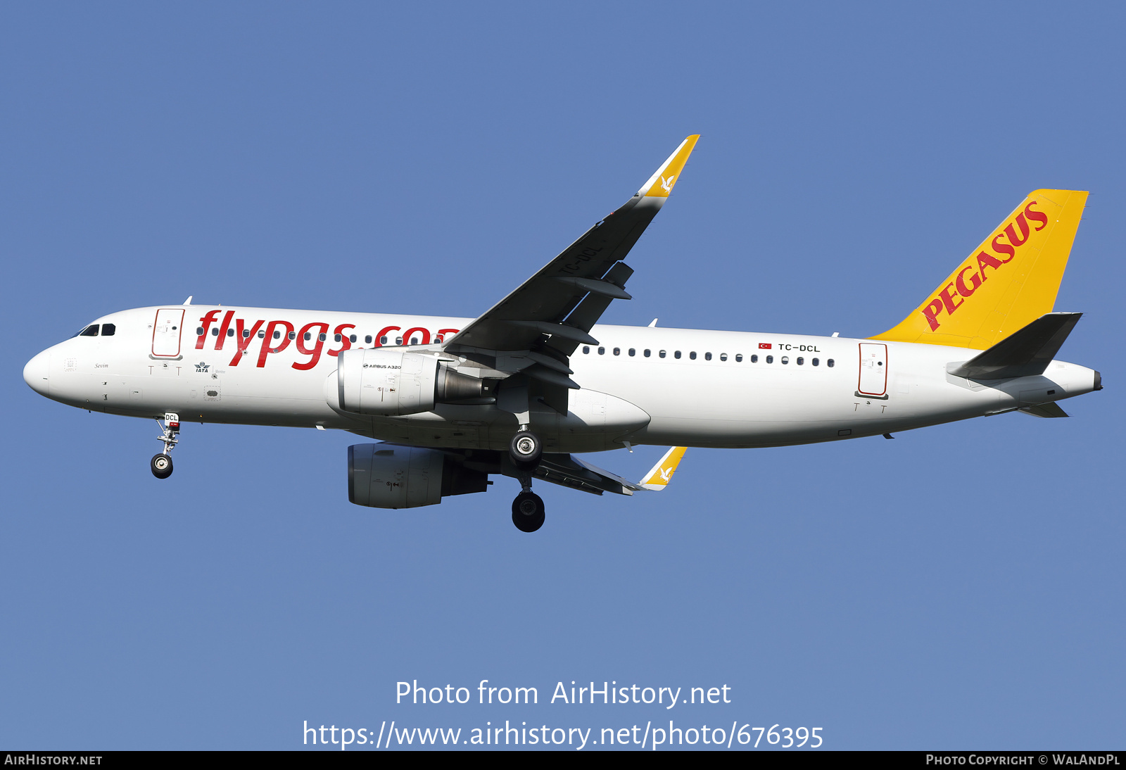 Aircraft Photo of TC-DCL | Airbus A320-214 | Pegasus Airlines | AirHistory.net #676395