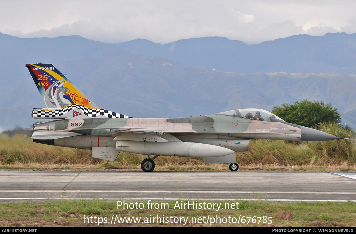 Aircraft Photo of 8924 | General Dynamics F-16A Fighting Falcon | Venezuela - Air Force | AirHistory.net #676785