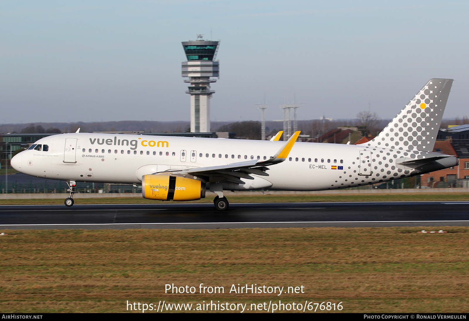 Aircraft Photo of EC-MEL | Airbus A320-232 | Vueling Airlines | AirHistory.net #676816