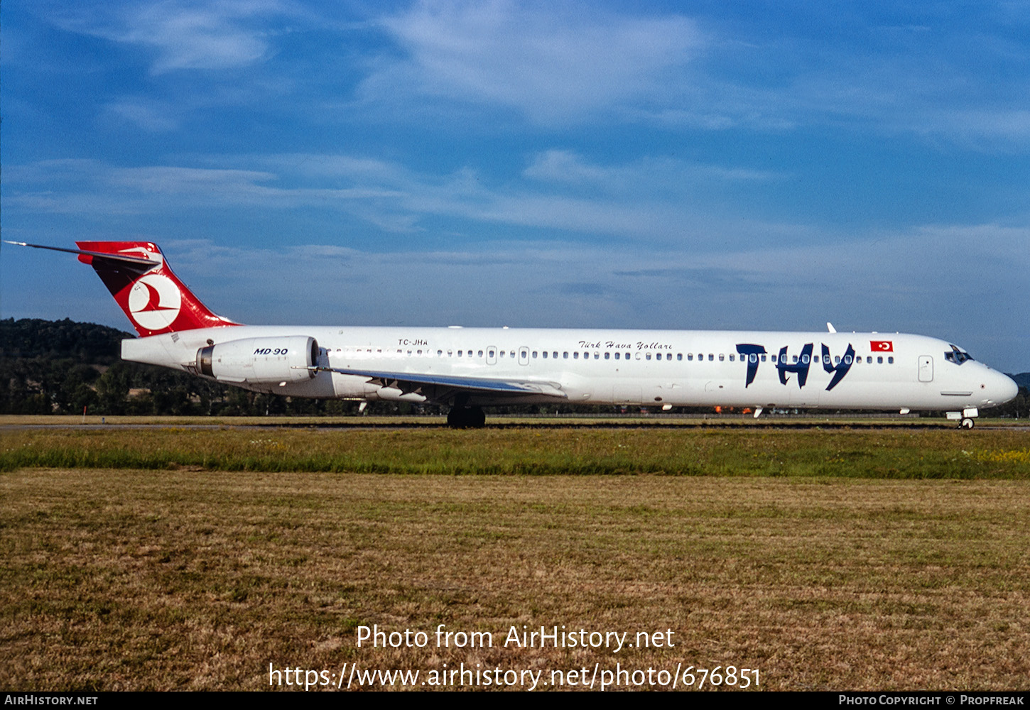 Aircraft Photo of TC-JHA | McDonnell Douglas MD-90-30 | THY Türk Hava Yolları - Turkish Airlines | AirHistory.net #676851