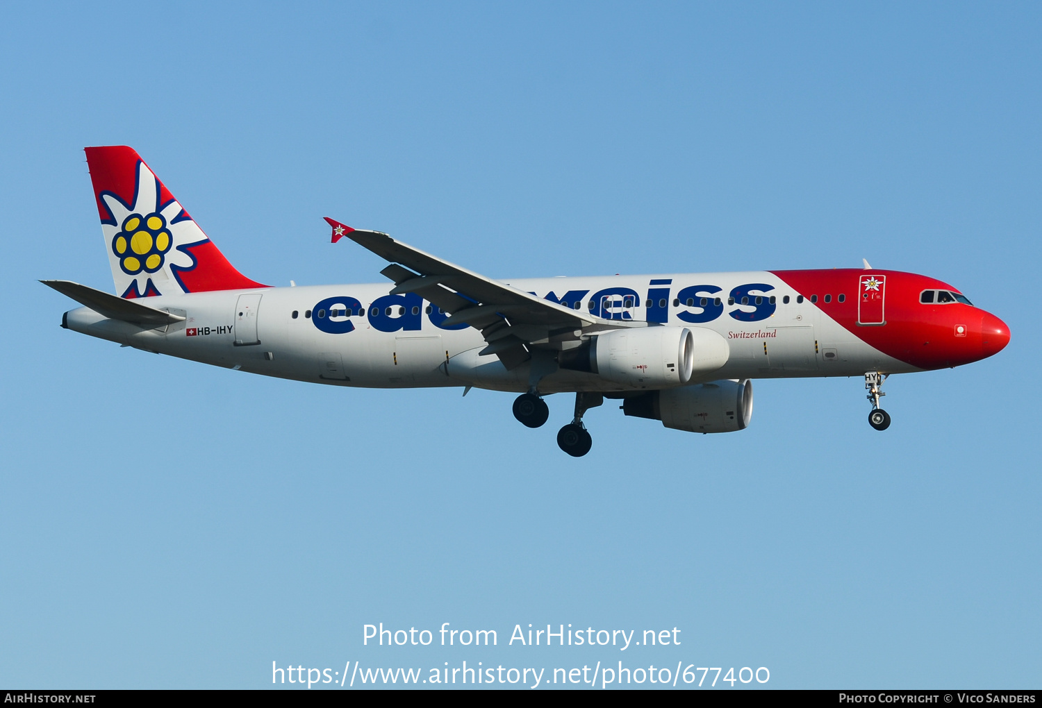 Aircraft Photo of HB-IHY | Airbus A320-214 | Edelweiss Air | AirHistory.net #677400